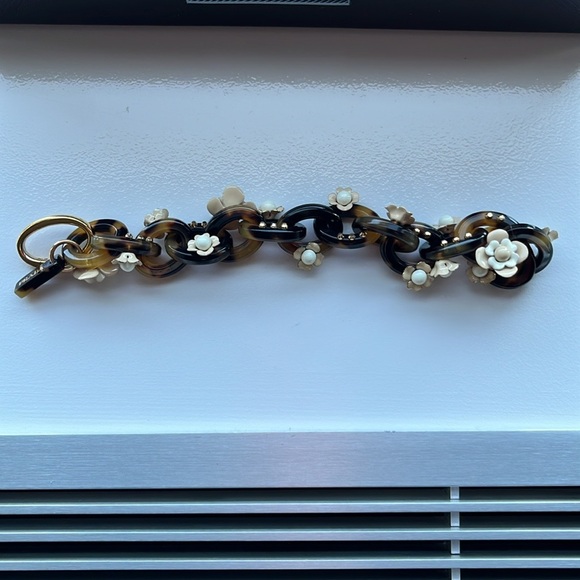 Rare Prada Tortoise Link Bracelet - Picture 4 of 15